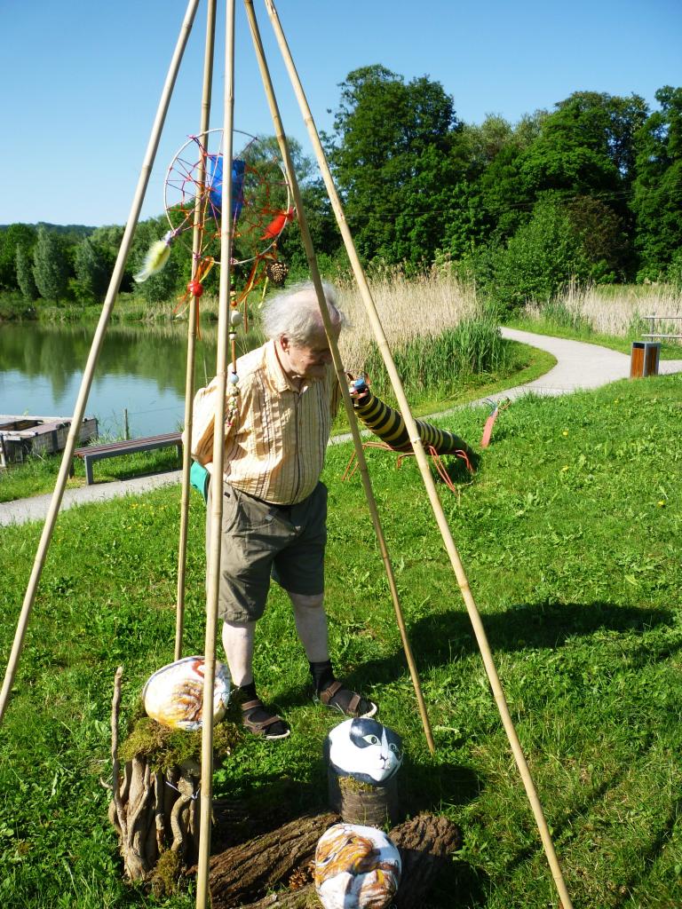 Tipi et Attrape-Rêve circulaire, avec 3 chats sur galets